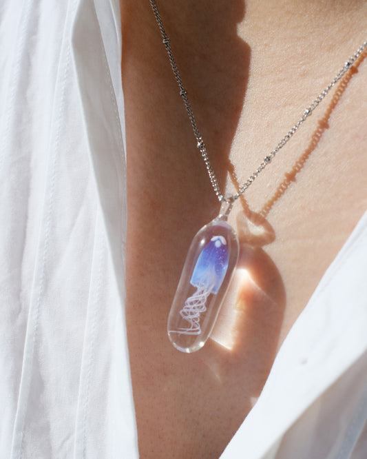 Jellyfish Glass Necklace – Drift